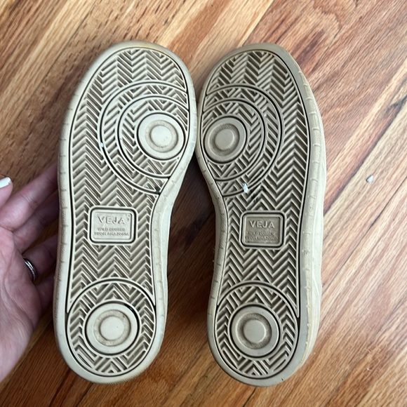 VEJA v-10 trainers size 36 - Picture 4 of 6